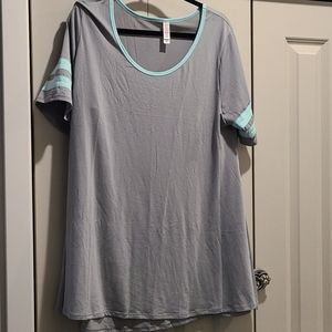 2xl gray and aqua green perfect Tshirt